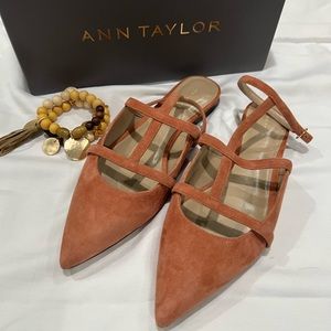 ANN TAYLOR FLATS LIKE NEW SZ 8.5 SUEDE IN SOUTHWEST CLAY! Beautiful!
